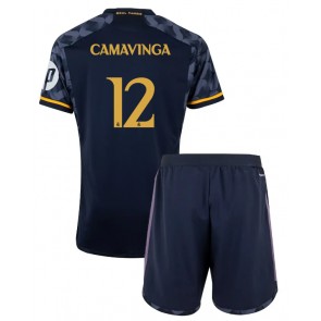 Lacne Dětský Futbalové dres Real Madrid Eduardo Camavinga #12 2023-24 Krátky Rukáv - Preč (+ trenírky)